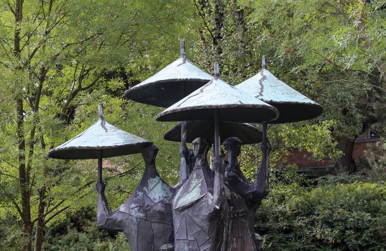 Skulptur SYMMETRIE von Gerhard Brandes, Hamburg