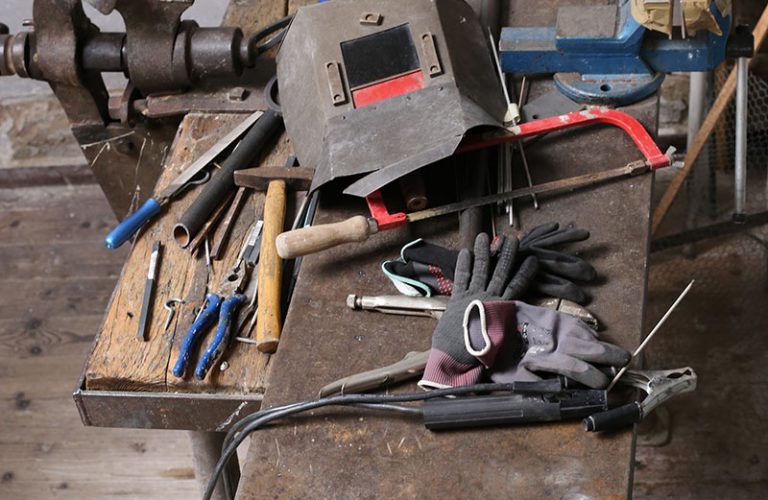 Arbeitstisch im Atelier von Gerhard Brandes