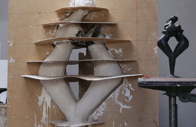 10-die-Gipsfigur-entsteht