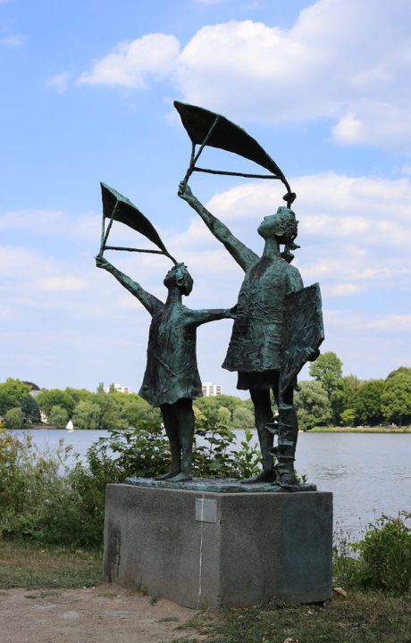 Steigende Drachen // 1963 // Bronzeguss // Hamburg Alsterpark