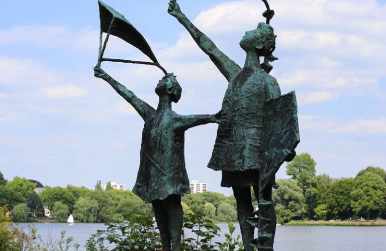 Steigende Drachen // 1963 // Bronzeguss // Hamburg Alsterpark